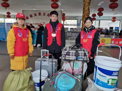 寒假中组织一二中的孩子们参与公益志愿服务活动